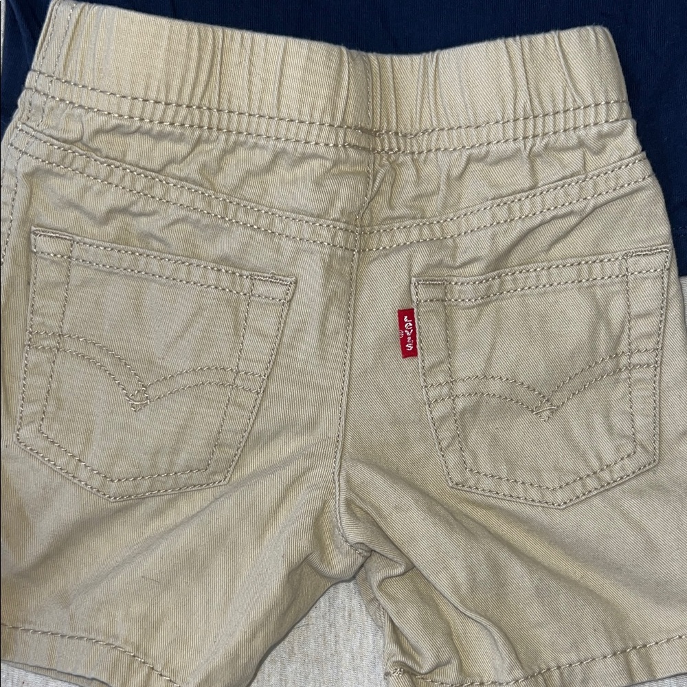 Levi's Navy Graphic Tee with Red Logo and Khaki Shorts Set Americana - Picture 5 of 8